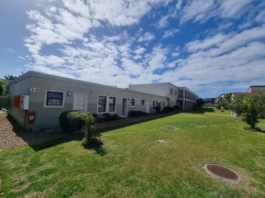 1 Bedroom Property for Sale in Royal Ascot Western Cape